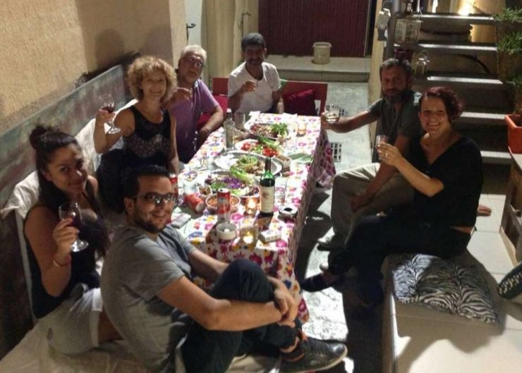 Κύπριοι ηθοποιοί σε party για καλή αρχή της παράστασης τους