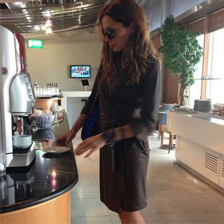 Δέσποινα Βανδή: Καφεδάκι πριν ταξιδέψει για Κύπρο