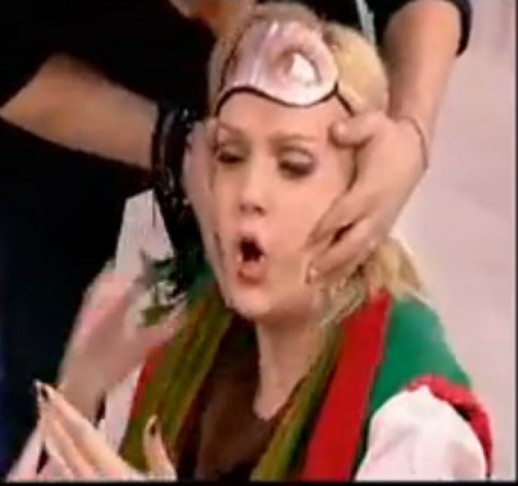  Μάτωσε στο στούντιο η Σάσα Σταμάτη. Τι συνέβη; [video]