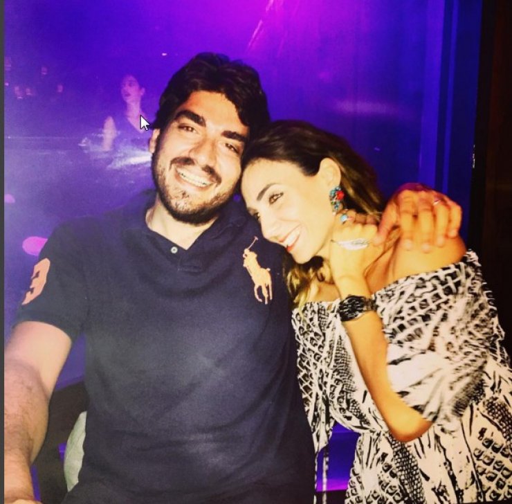 Δέσποινα Τζιαπούρα - Άλκης Μάτσας: H τρυφερή χριστουγεννιάτικη φωτογραφία και οι ευχές