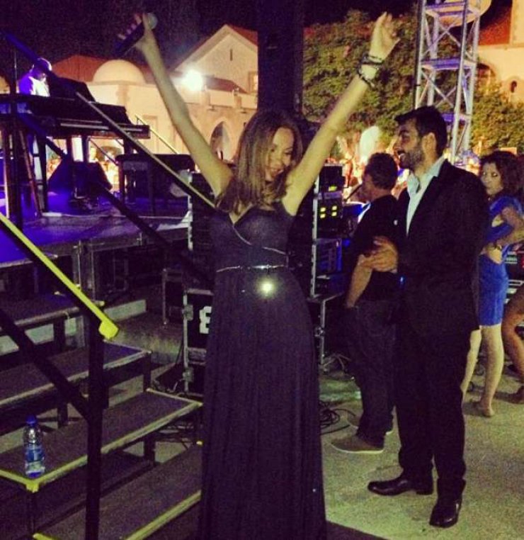 Δέσποινα Βανδή: Η εμφάνση της στην προεδρική κατοικία [βίντεο]