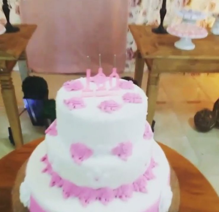 Ποιά επώνυμη Κύπρια βρέθηκε στο γενέθλιο party της γιαγιάς της που συμπλήρωσε τα 100 χρόνια ζωής 