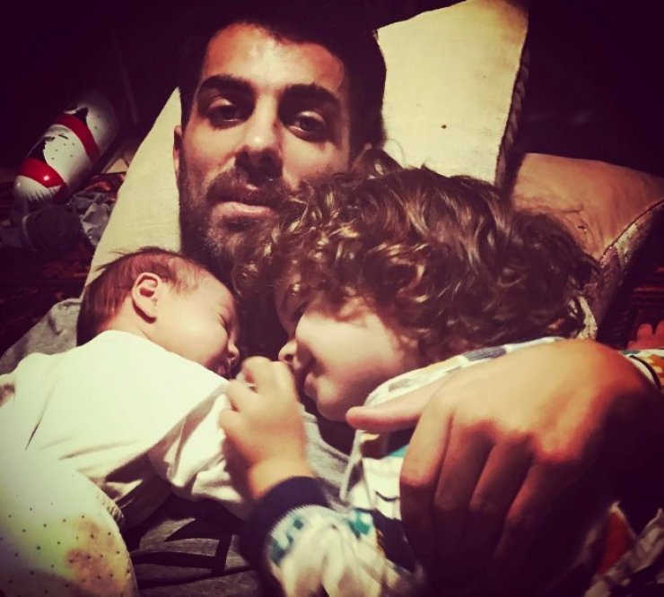 Η σύζυγός του Στέλιου Χανταμπάκη αποκάλυψε λεπτομέρειες για την βάπτιση της κορούλας τους