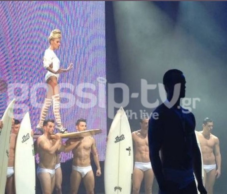 Madwalk 2014: Κατάξανθη και με ράστα στην σκηνή η Τάμτα! [εικόνες]