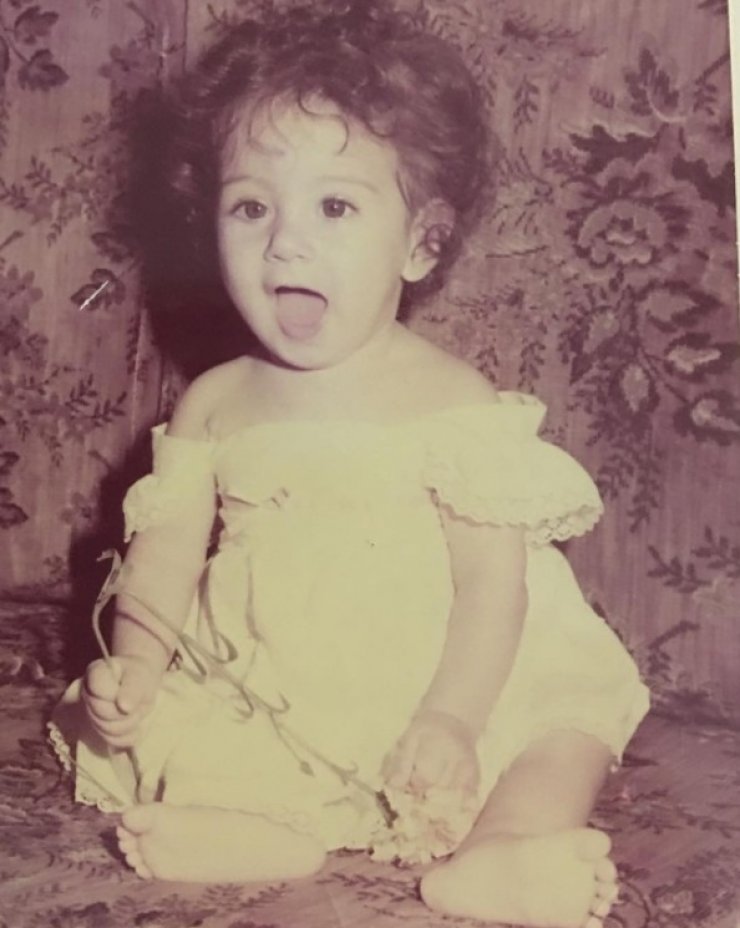 Ποια επώνυμη Κύπρια είναι το κοριτσάκι στην φωτογραφία;