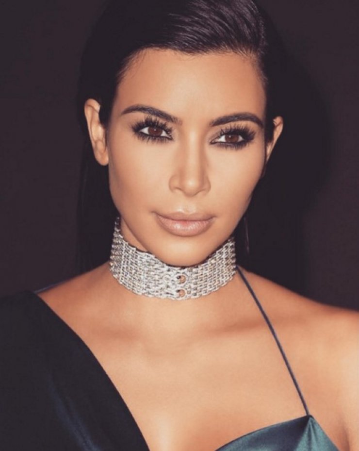 Δεν την γνώρισαν ούτε οι αδερφές της: Η μεταμόρφωση της Kardashian μετά τη νέα πλαστική