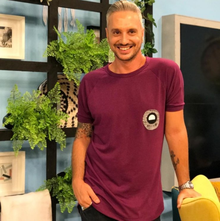 Απίστευτο! Δείτε τι έγραψε θαυμάστρια του Νικόλα Ιωαννίδη καθώς περίμενε στην ουρά της τράπεζας