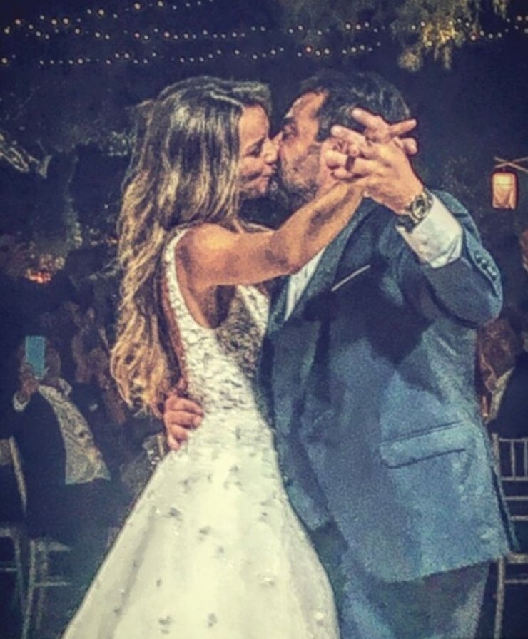 Ελένη Τσολάκη - Παύλο Πετρουλάκη: Αδημοσίευτες φωτογραφίες από το γάμο τους