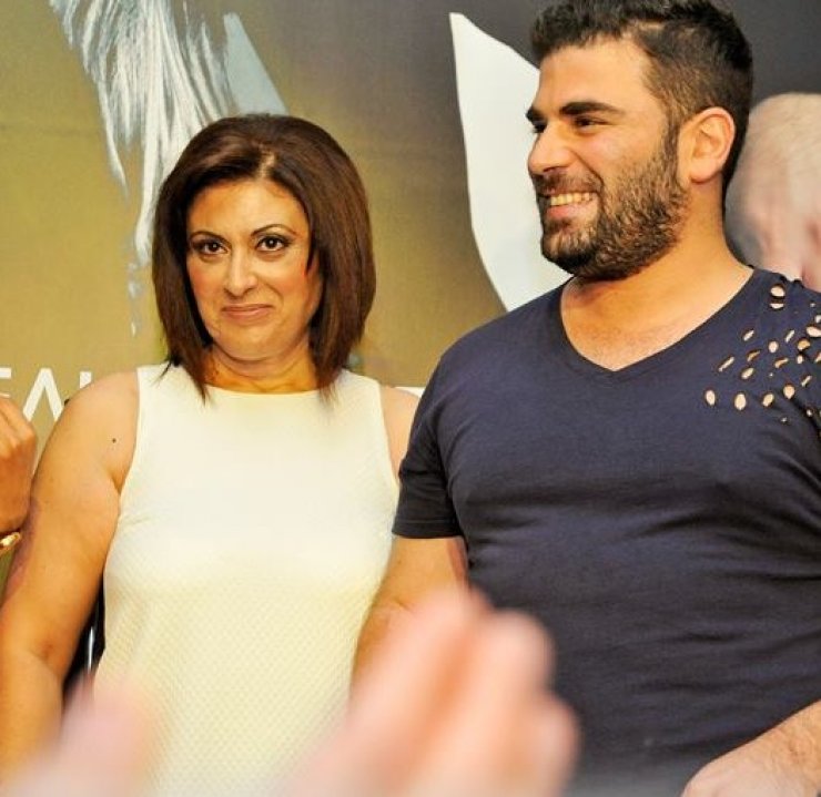 Τραγική φιγούρα η μητέρα του Παντελή Παντελίδη