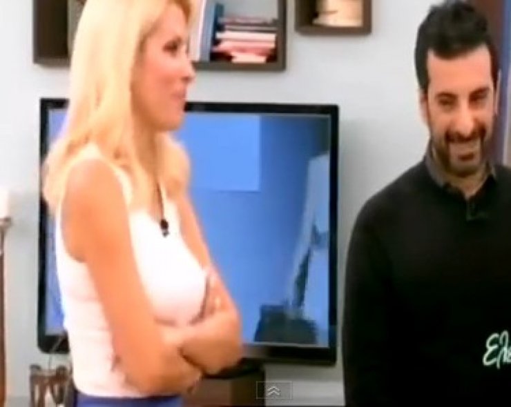 Ο Στέλιος Κουδουνάρης στην Ελένη Μενεγάκη [video]