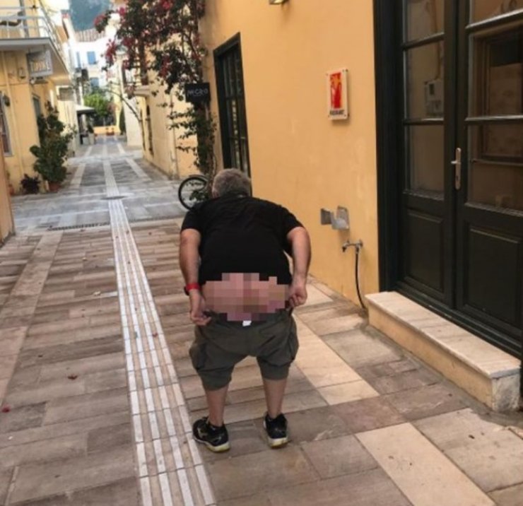 Αυτό δεν το περιμέναμε από τον συγκεκριμένο! Πασίγνωστος Έλληνας παρουσιαστής έδειξε τα οπίσθια του στο instagram