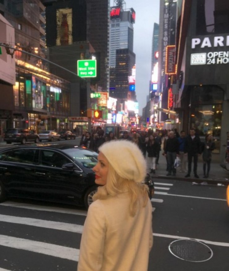 Απίστευτο: Η Ελένη Μενεγάκη έχασε την πτήση και δεν επιστρέφει στην Αθήνα