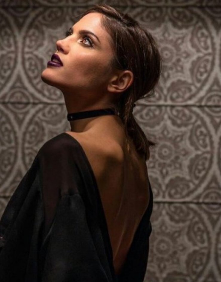 Δείτε την Μαίρη Συνατσάκη και τον σύντροφό της σε τρυφερές στιγμές σε βραδινή τους έξοδο!