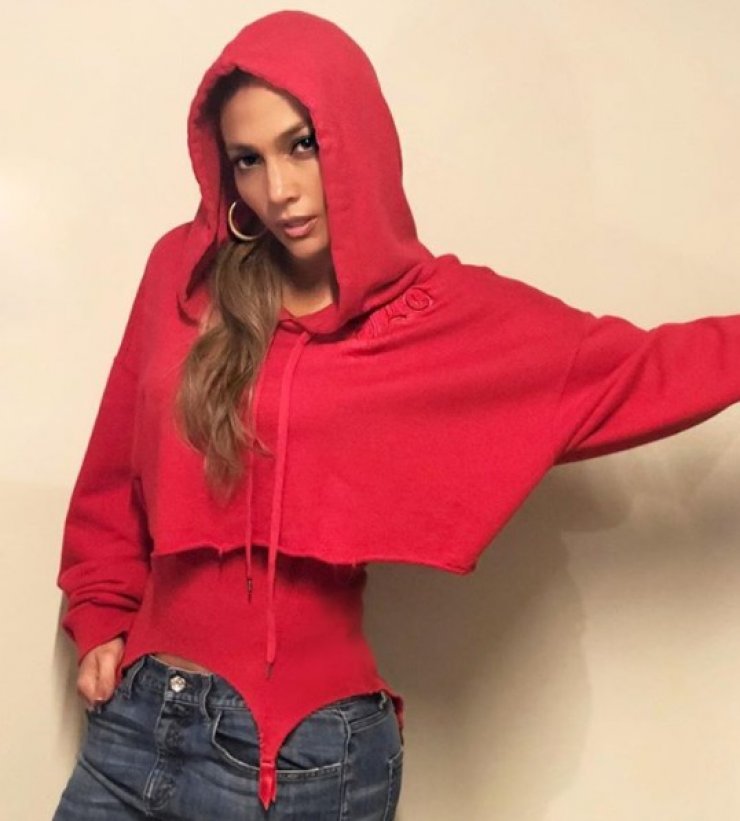Αυτό είναι το πραγματικό κορμί της Jennifer Lopez χωρίς φίλτρα