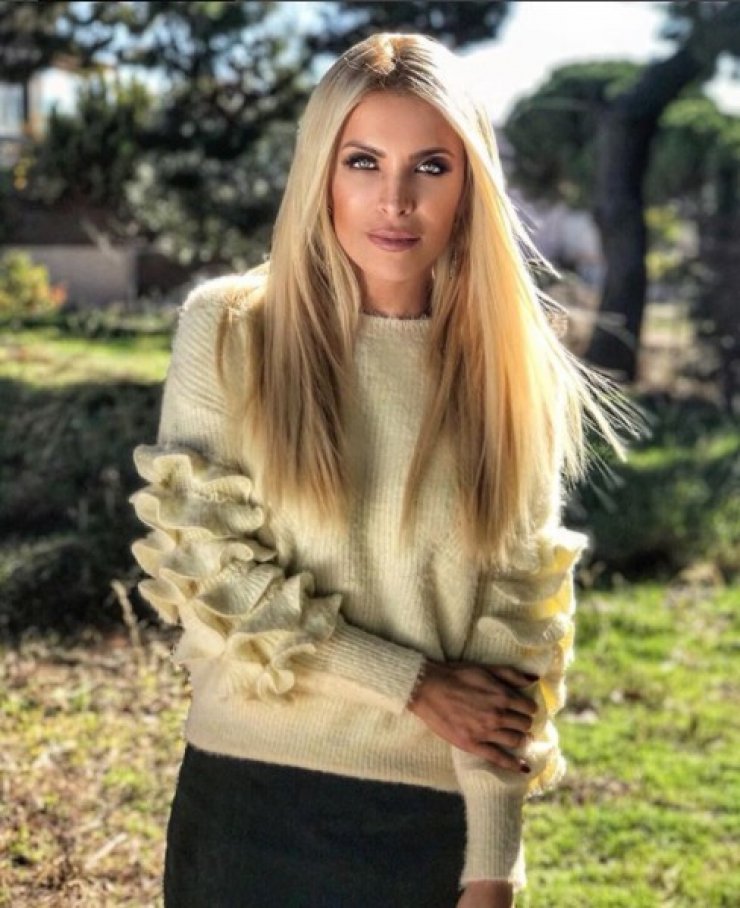 Κατερίνα Καινούργιου: Η φωτογραφία που θέλει να εξαφανίσει και ο άνθρωπος που την ανέβασε για να την "κάψει" στυλιστικά