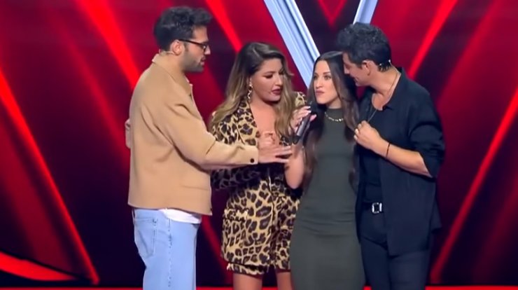 Voice: Η αδερφή της εκπροσώπου της Κύπρου στην Eurovision έκανε τους κριτές να δώσουν μεγάλη μάχη [βίντεο]