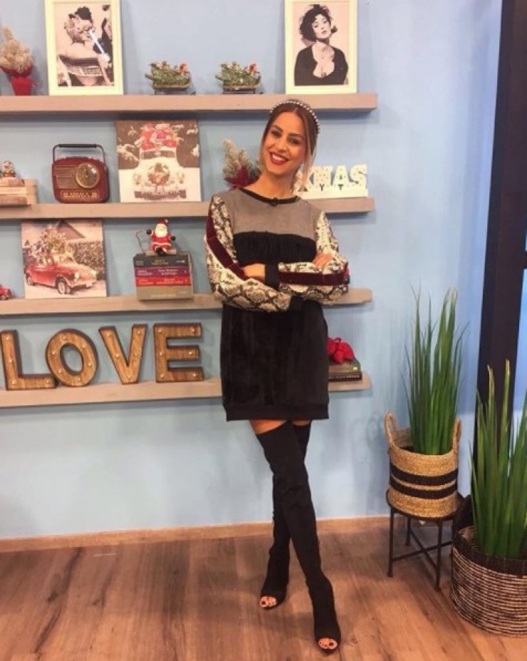 Τρελό γέλιο! Δείτε την Κωνσταντίνα Ευριπίδου να πέφτει από την καρέκλα [βίντεο]