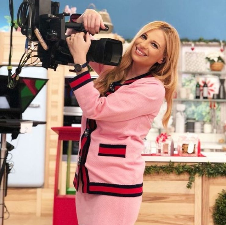 Χριστιάνα Αριστοτέλους: Ξεβάφτηκε μετά το τέλος της εκπομπής και συνεργάτης της πόσταρε τη φωτογραφία στα social media