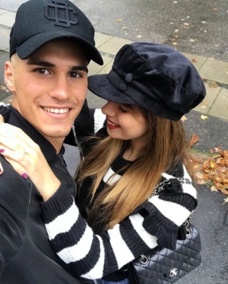 Μαρία Κορτζιά - Πιέρος Σωτηρίου: Το παθιασμένο φιλί στο γήπεδο μετά το τέλος του αγώνα