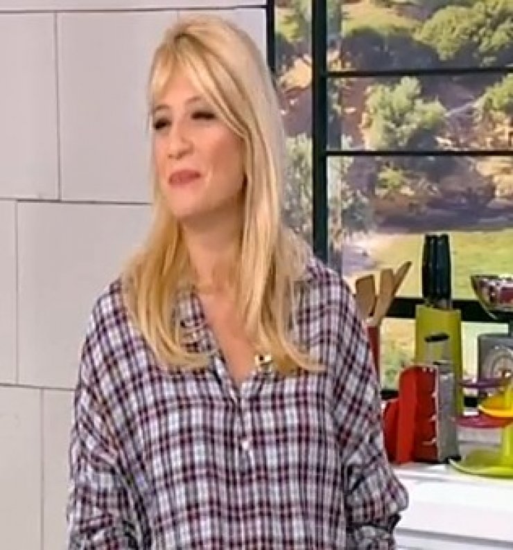 Το απίστευτο λάθος της Φαίης Σκορδά on air! 