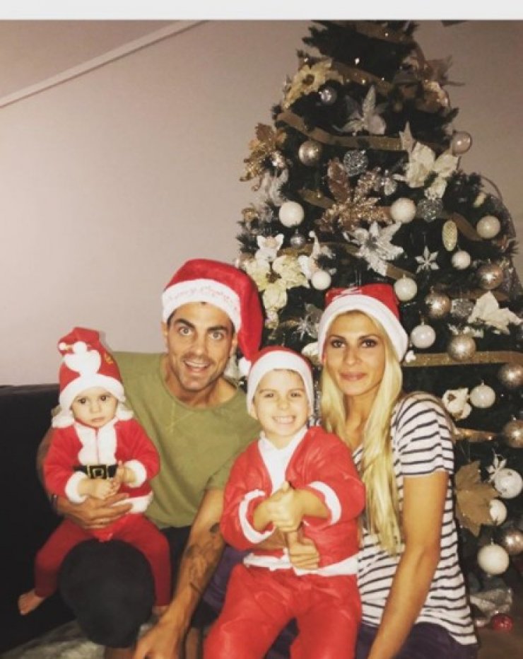 Στέλιος Χανταμπάκη - Όλγα Πηλιάκη: Έτσι γιόρτασαν τα πρώτα γενέθλια της κόρης τους [εικόνες]