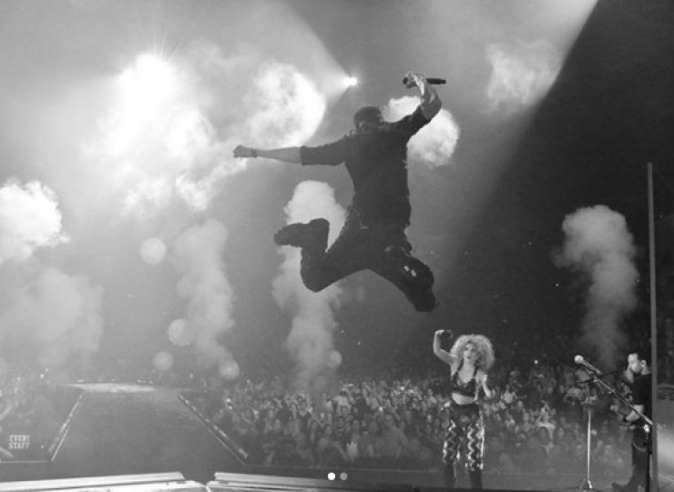 Πασίγνωστος τραγουδιστής έγινε πατέρας για πρώτη φορά!