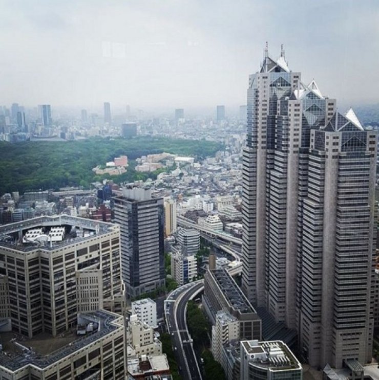 Ποιος επώνυμος Κύπριος απολαμβάνει αυτή τη θέα