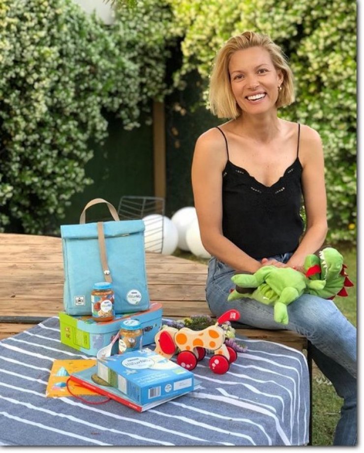 Βίκυ Καγιά: Μας έδειξε τον τεσσάρων μηνών γιο της σε δημόσια εμφάνιση