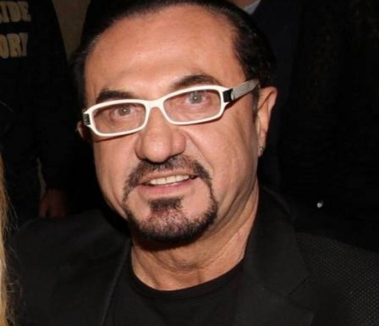 Αρχίστε να μετράτε και διαβάστε τις επώνυμες που έχουν περάσει από το κρεβάτι του Πανταζή