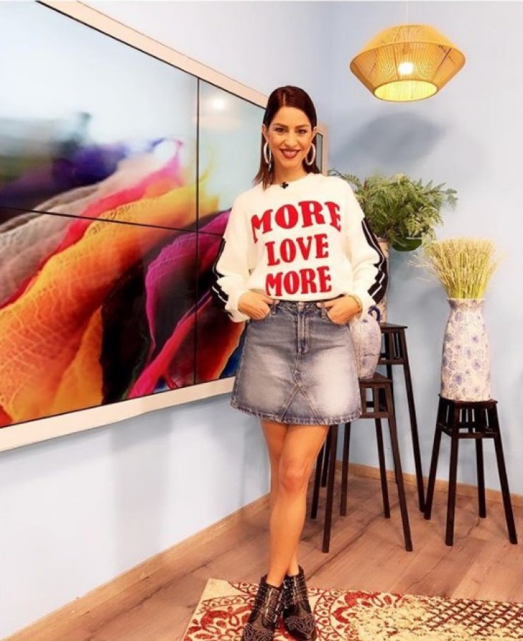 Δείτε την Κωνσταντίνα Ευριπίδου με τις πιτζάμες στο κρεβάτι και δίχως ίχνος μακιγιάζ