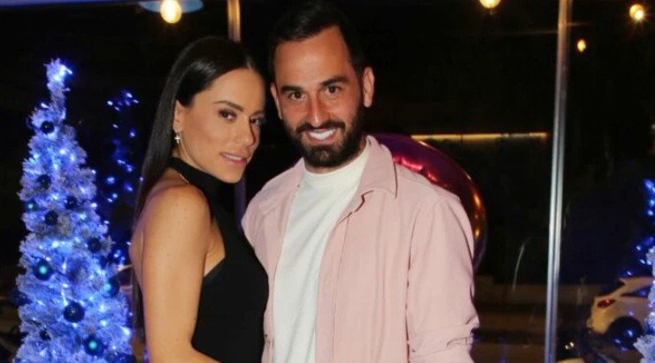 Άρης Σοϊλέδης - Μαρία Αντωνά: Ατύχημα με το αμάξι τους - Μόλις που γλίτωσε να πέσει σε γκρεμό [εικόνες]