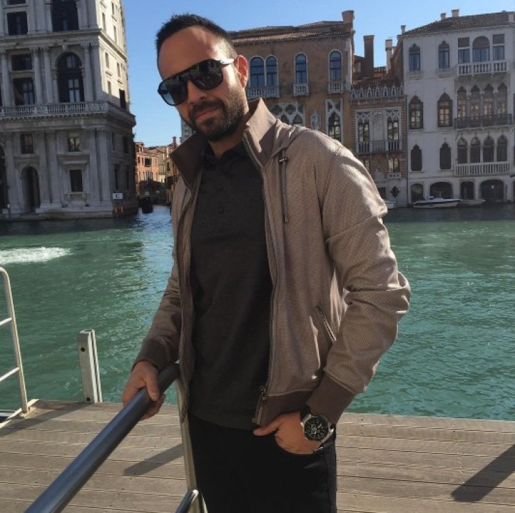 Βασίλης Σταθοκωστόπουλος: Πιο εκδηλωτικός από ποτέ με τη νέα του σύντροφο