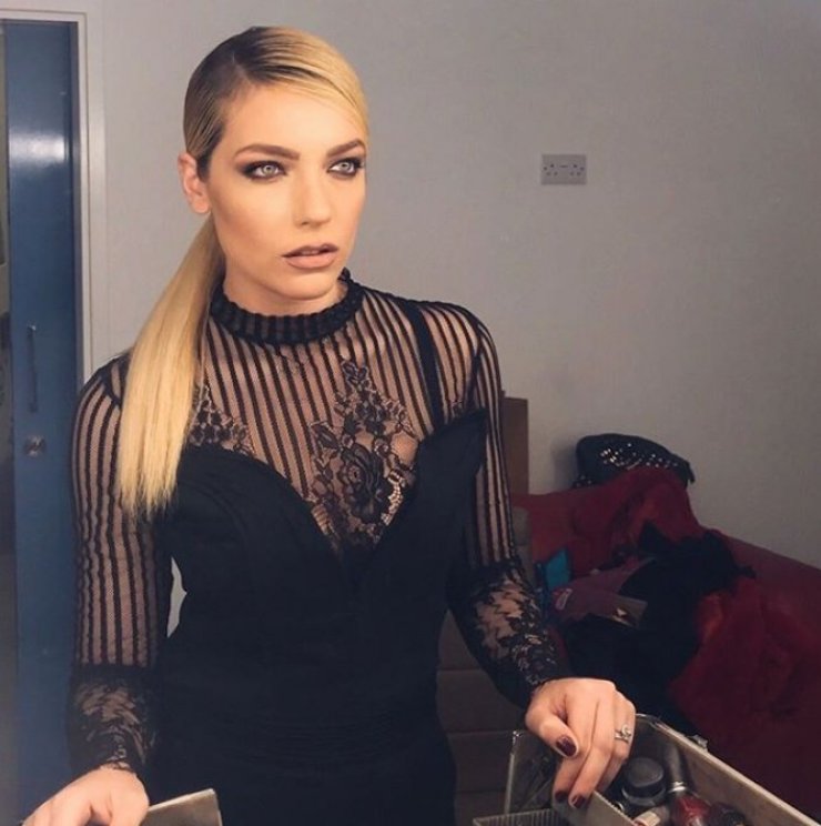 Συγκλονίζει η Άντρη Καραντώνη με αφορμή μια επιστολής μητέρας αυτιστικού παιδιού!