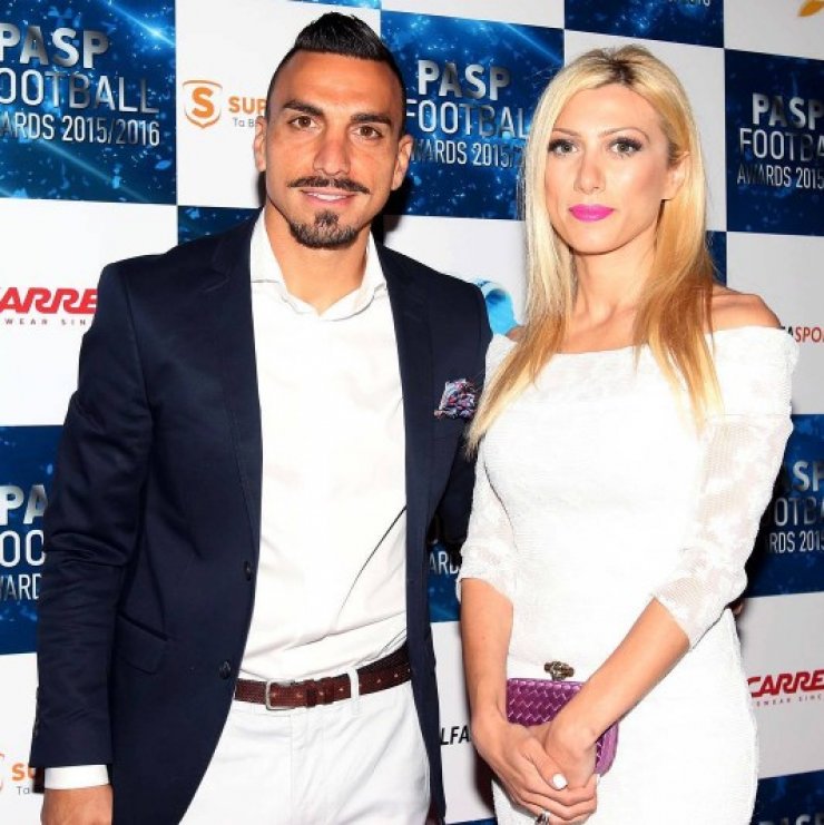 Στέλλα Χαραλαμπίδη: Στο Ντουμπάι κολυμπώντας με τα δελφίνια