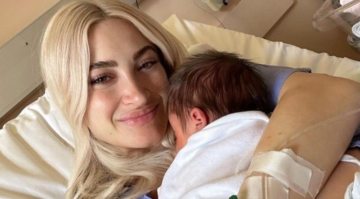 Ιωάννα Τούνη: "Προσπαθήσαμε πάνω από 20 ώρες να γεννήσω φυσιολογικά" [βίντεο]