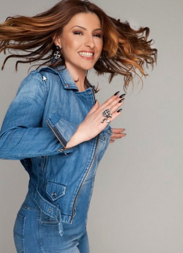 Έλενα Παπαρίζου: Τι αποκαλύπτει για πρώτη φορά σχετικά με το γάμο της με τον Ανδρέα Καψάλη και τη μητρότητα;