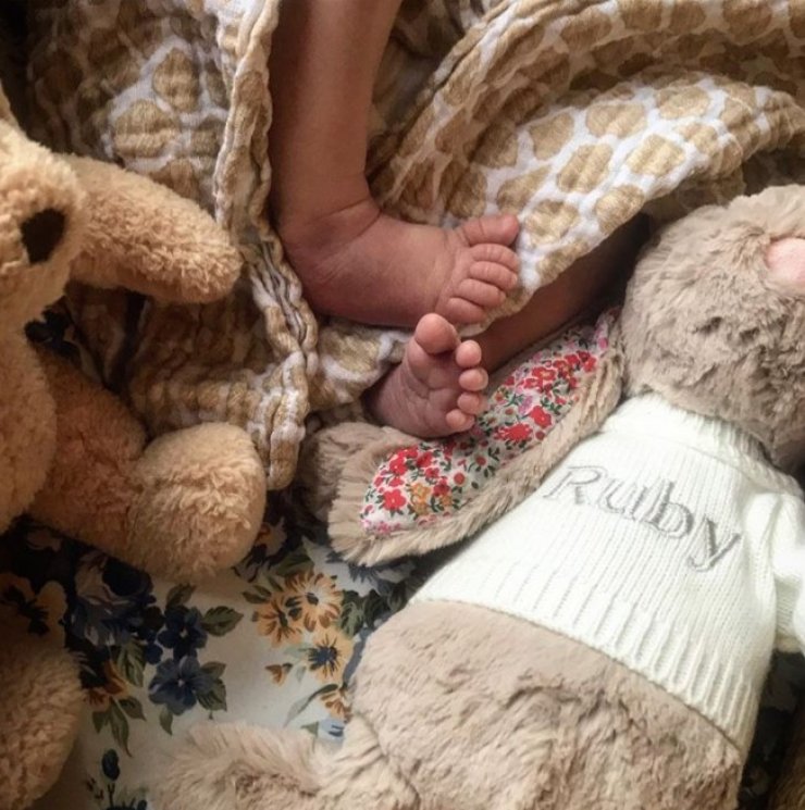 Baby boom! Παρουσιάστρια έγινε πρώτη φορά μαμά