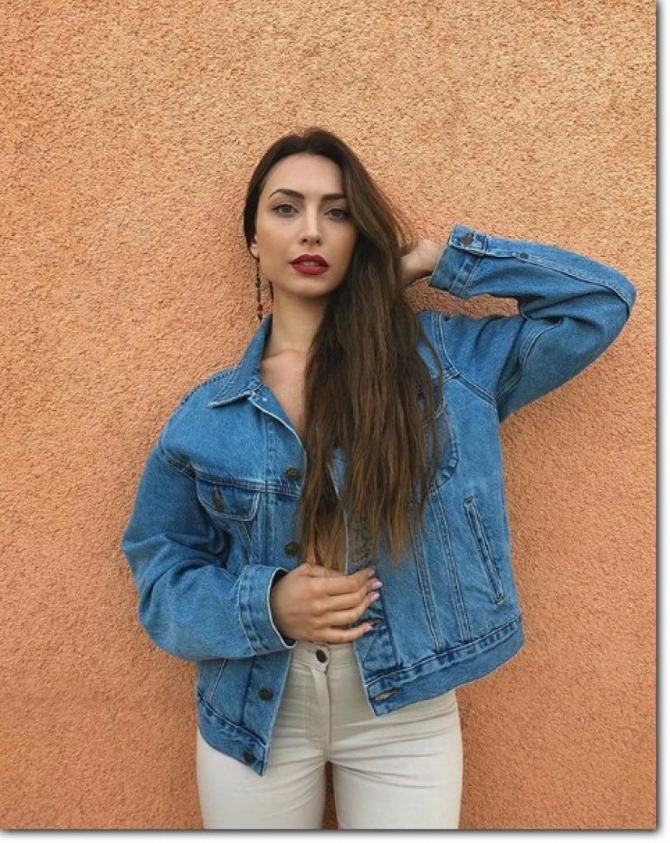 Έλενα Πιερίδου: Φόρεσε μπικίνι και μας έδειξε το σέξι σώμα της!