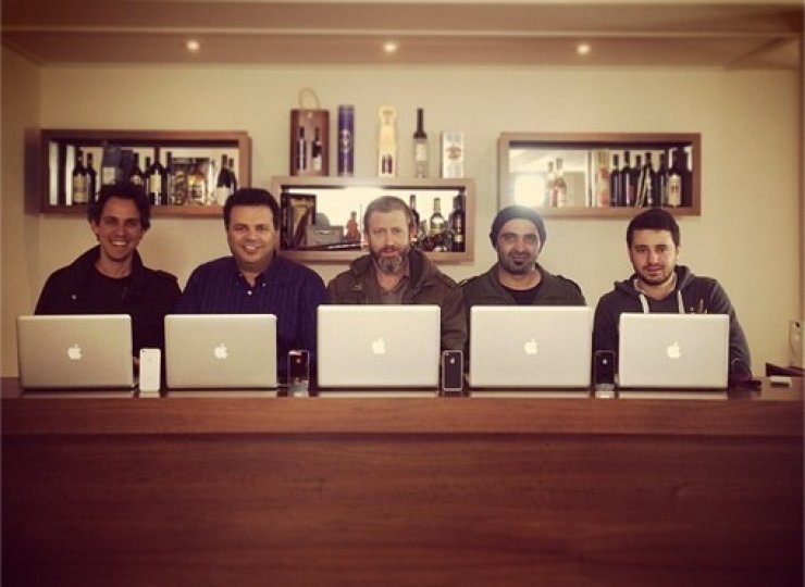 Η απίστευτη φωτογραφία των συντελεστών "Επτά Ουρανών"