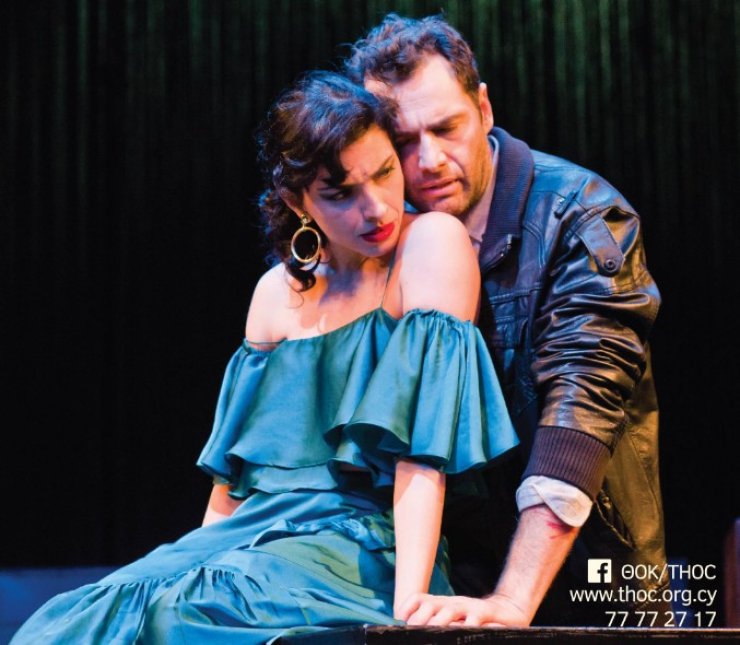 Η Στέλλα με τα κόκκινα γάντια