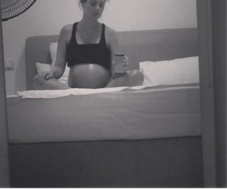 Μετρά αντίστροφα η Ελληνίδα παρουσιάστρια, που θα γίνει μητέρα για πρώτη φορά