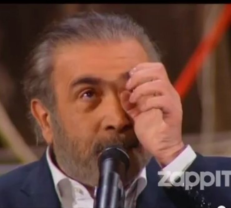 Γιατί δάκρυσε ο Λάκης Λαζόπουλος; [βίντεο]