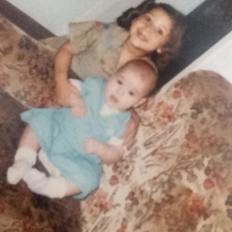 Ποια Κύπρια παρουσιάστρια είναι το κορίτσακι στη φωτογραφία