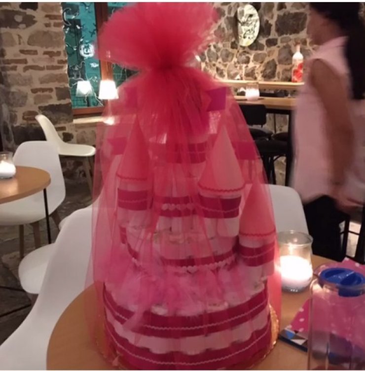 Απόλυτη ευτυχία: Hθοποιός που αγαπήσαμε σε κυπριακές σειρές οργάνωσε το baby shower του μωρού της στην Αθήνα 