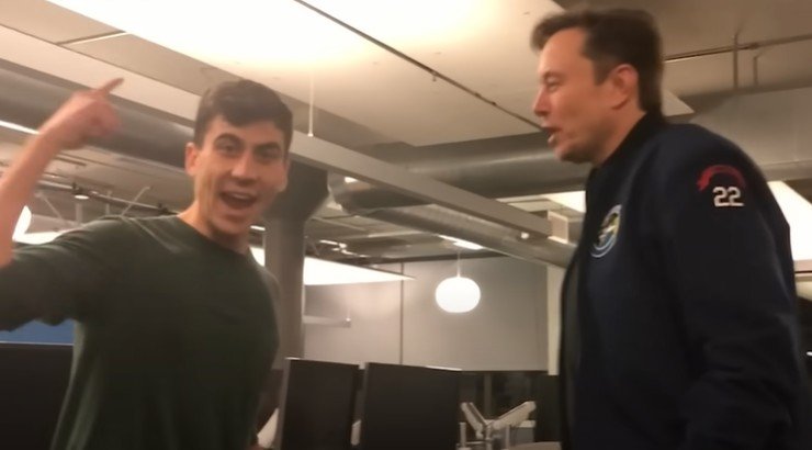 Φειδίας Παναγιώτου: Μάθε πόσα κερδίζει κάθε μήνα από τα βίντεο του [βίντεο]