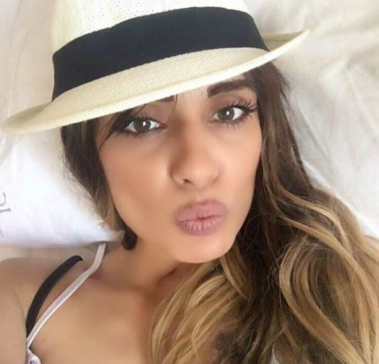 Μίνα Αρναούτη: Οι νέες φωτογραφίες της από το σπίτι της στη Μυτιλήνη που ανέβασε στα social media