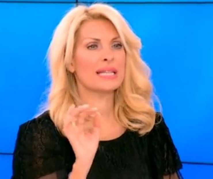  Ελένη Μενεγάκη: Το υπονοούμενο για τη διαμάχη με τον Γιάννη Λάτσιο