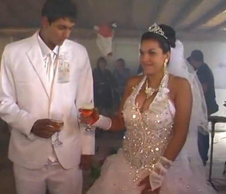 Τέτοιος γάμος δεν ξανάγινε!  Μάλλον ευτυχώς...[video]