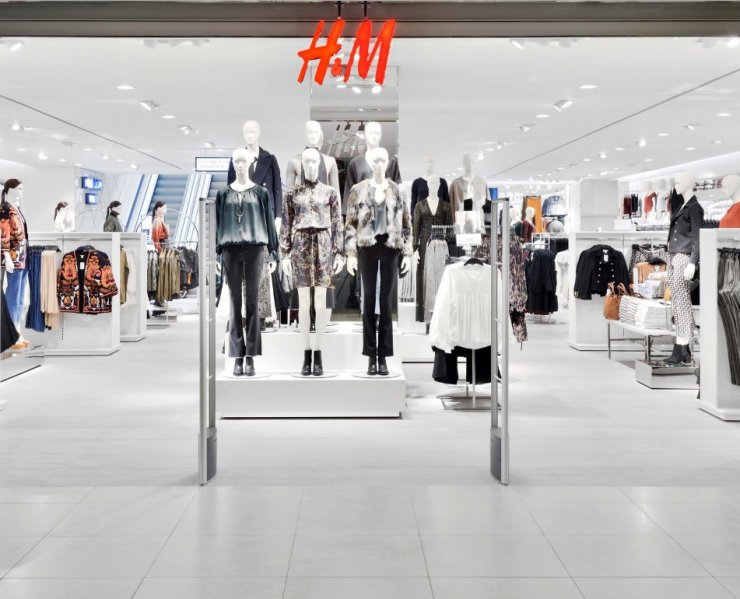 Το H&M προσφέρει δώρα στους 1000 πρώτους πελάτες του
