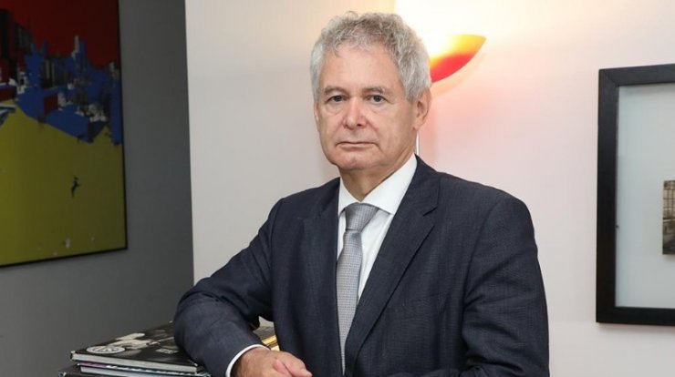 Ανδρέας Μαυρογιάννης: Η σύζυγος του μόλις έφθασε στην Κύπρο και πήγαν μαζί θέατρο στη Λευκωσία [εικόνες]